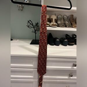 Red tiger tie